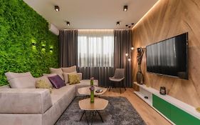 Urban Eden - Lux & Style, 2-Bedroom, 2-Bathroom